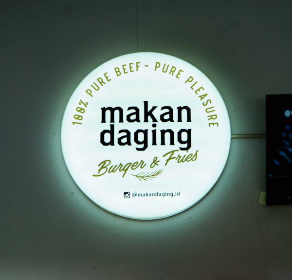 MAKAN DAGING