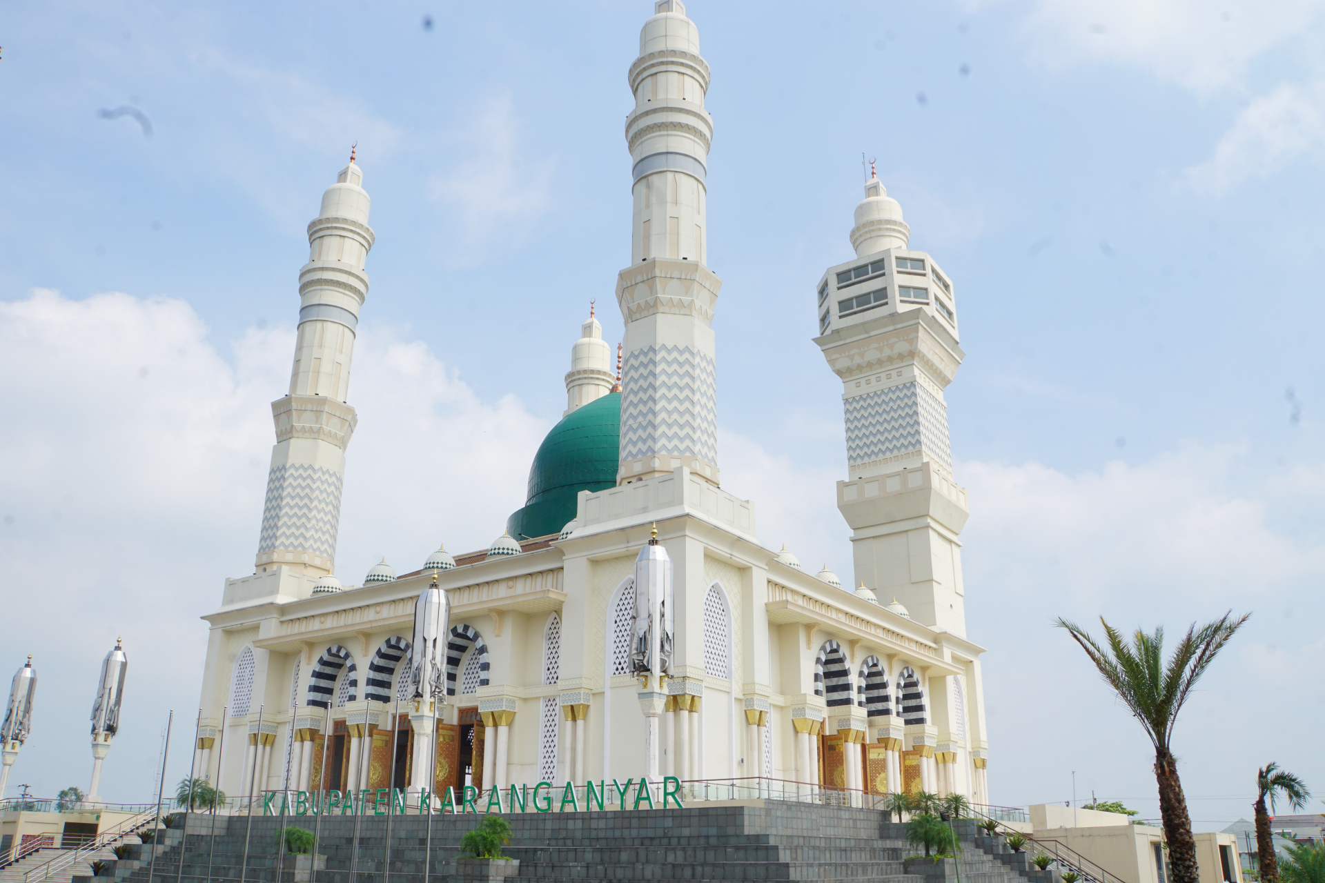 Masjid Agung Madaniyah Karanganyar