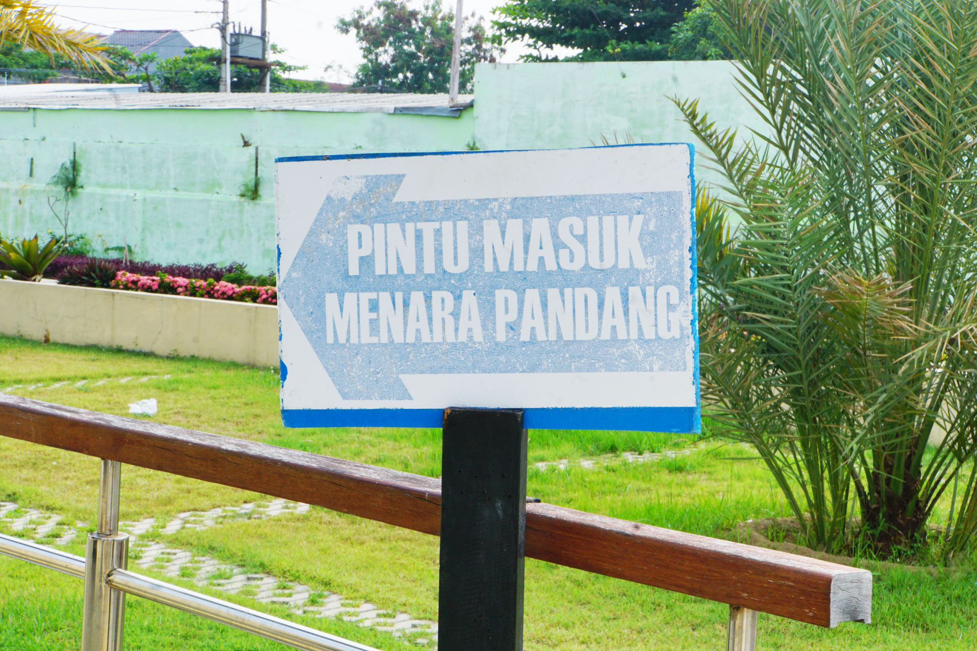 Masjid Agung Madaniyah Karanganyar